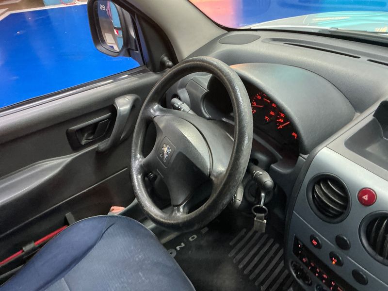 Peugeot Partner 1.6 HDi Access 2011 – снимка 25