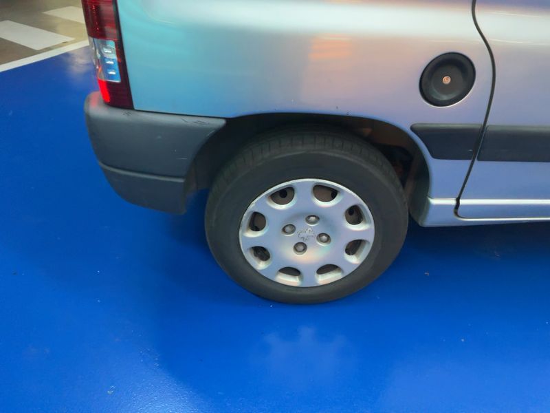 Peugeot Partner 1.6 HDi Access 2011 – снимка 9