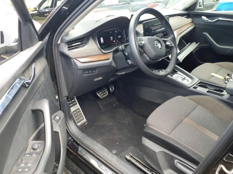 Skoda Octavia 2.0 TDI Scout 4x4 — zdjęcie 8