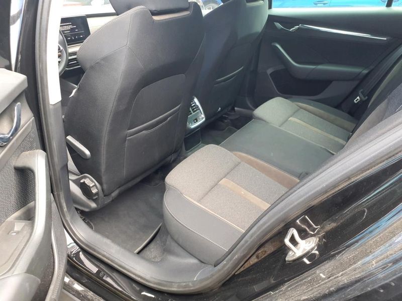 Skoda Octavia 2.0 TDI Scout 4x4 — zdjęcie 11