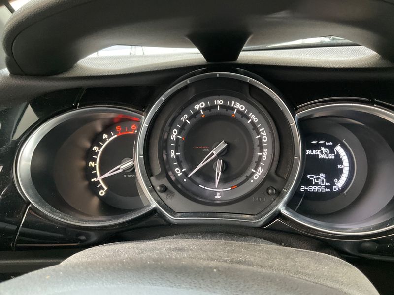 Citroen DS3 1.6 e-HDi SportChic — zdjęcie 4
