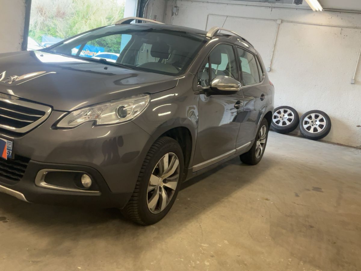 Peugeot 2008 1.2 PureTech Allure