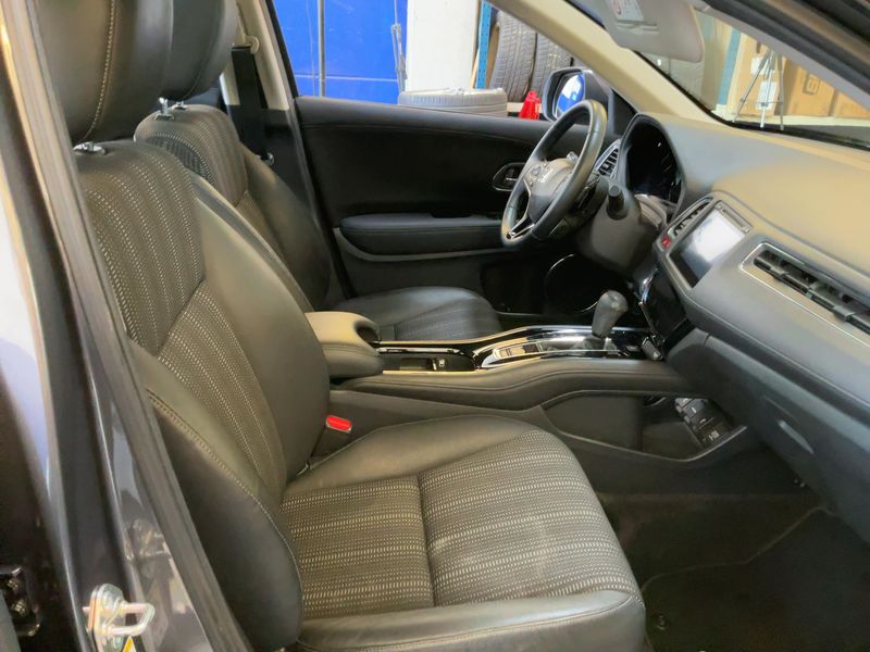 Honda HR-V 1.5 i-VTEC Executive — zdjęcie 11