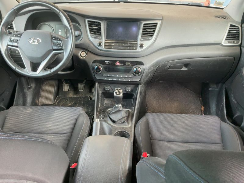 Hyundai Tucson 1.7 CRDi Creative 2WD — zdjęcie 12