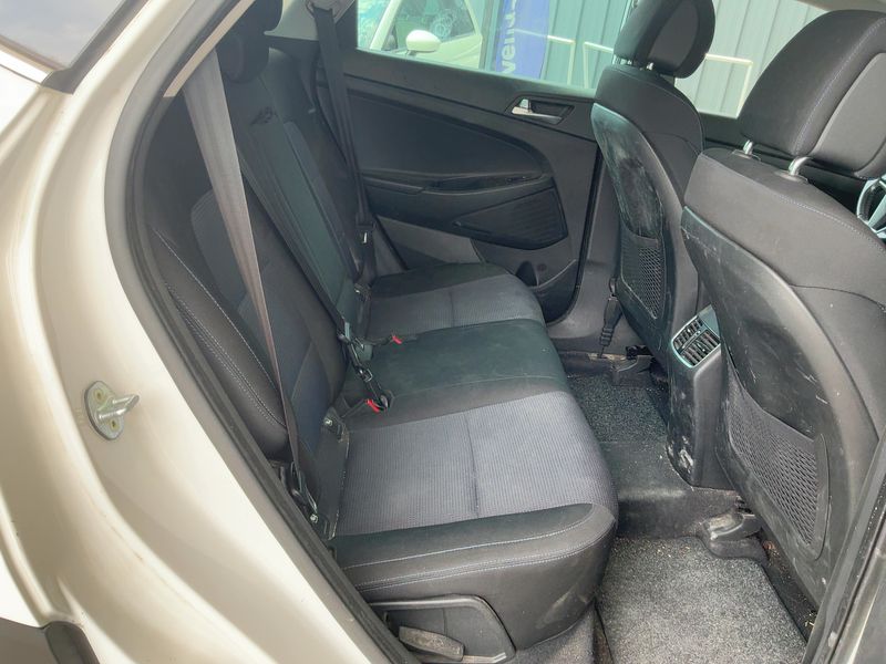 Hyundai Tucson 1.7 CRDi Creative 2WD — zdjęcie 14