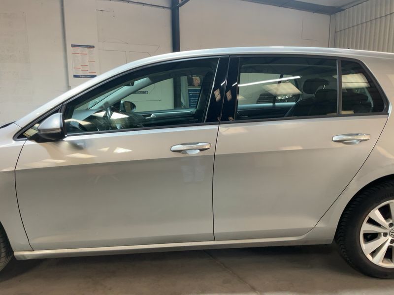 Volkswagen Golf VII 1.6 TDI Confortline Business BlueMotion Tech — zdjęcie 4