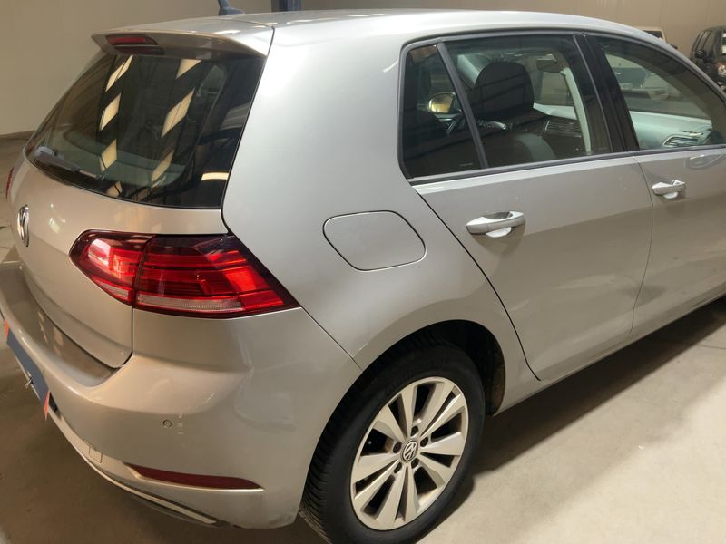 Volkswagen Golf VII 1.6 TDI Confortline Business BlueMotion Tech — zdjęcie 6