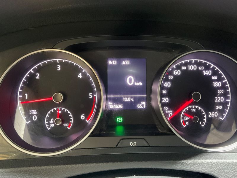 Volkswagen Golf VII 1.6 TDI Confortline Business BlueMotion Tech — zdjęcie 13