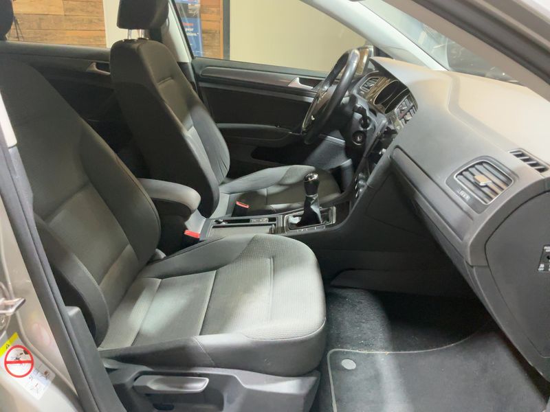 Volkswagen Golf VII 1.6 TDI Confortline Business BlueMotion Tech — zdjęcie 11