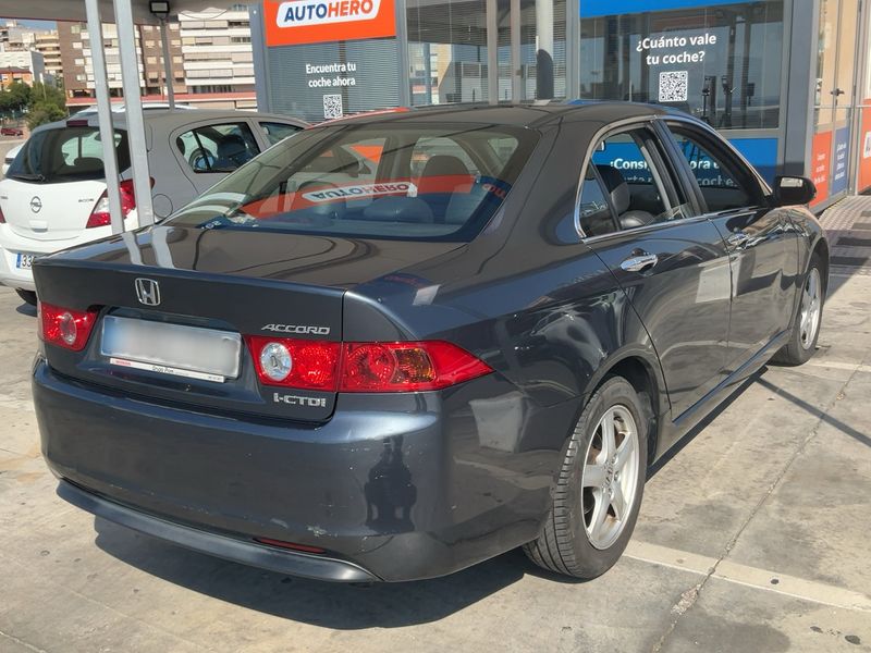 Honda Accord 2.2 CTDI I-CTDi Sport — zdjęcie 6