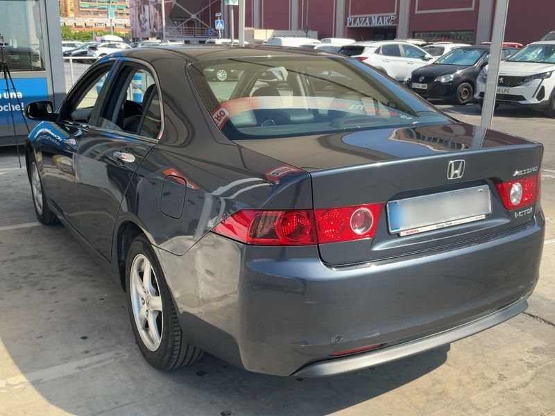 Honda Accord 2.2 CTDI I-CTDi Sport — zdjęcie 3