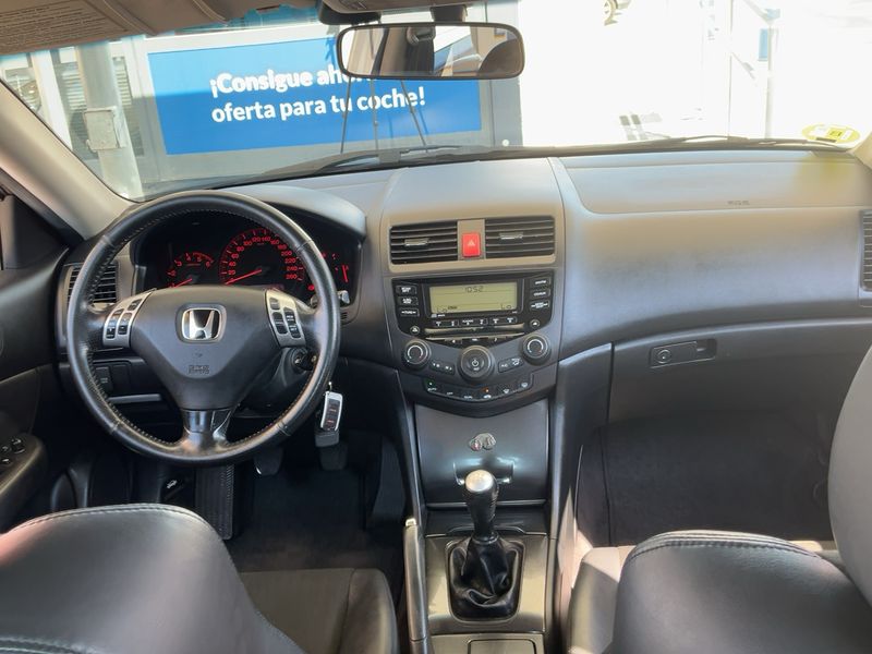 Honda Accord 2.2 CTDI I-CTDi Sport — zdjęcie 12
