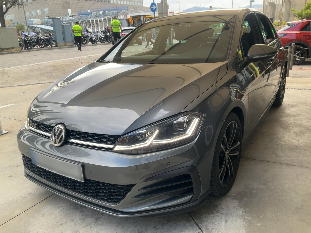 Volkswagen Golf 2019 — photo 1