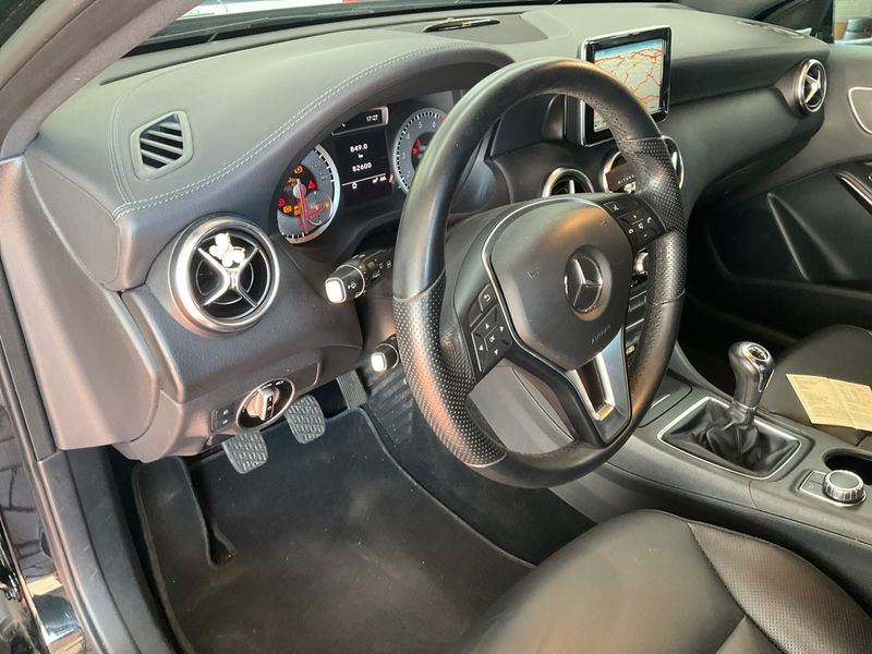 Mercedes-Benz A-Klasse A 200 BlueEfficiency Urban 2012 – снимка 21