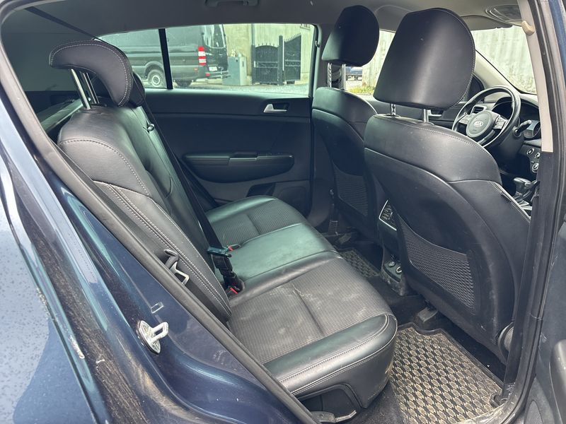 Kia Sportage 1.6 CRDi Spirit 4WD — zdjęcie 14