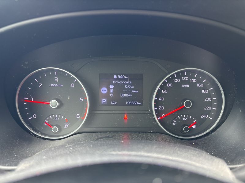 Kia Sportage 1.6 CRDi Spirit 4WD — zdjęcie 12