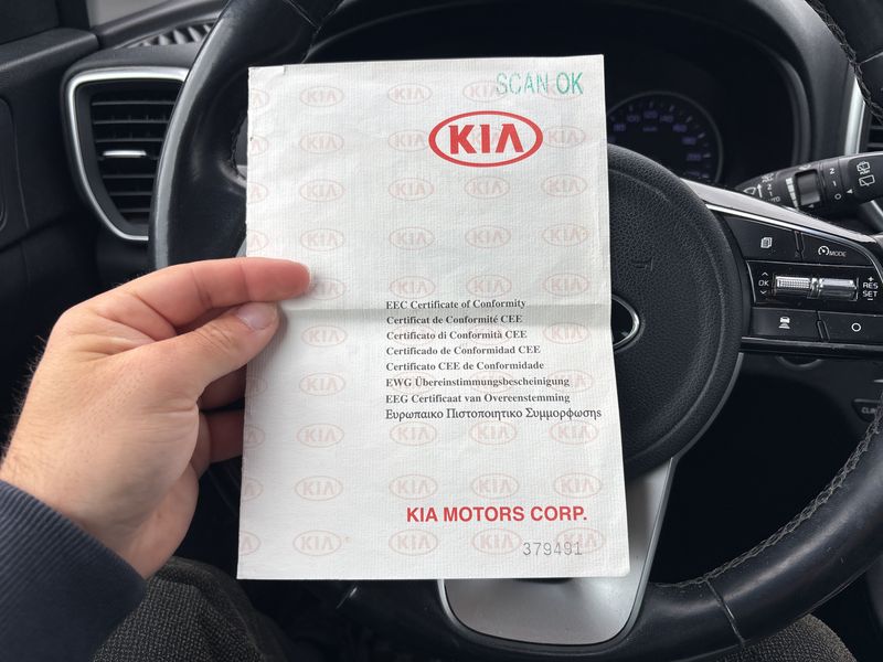 Kia Sportage 1.6 CRDi Spirit 4WD — zdjęcie 18