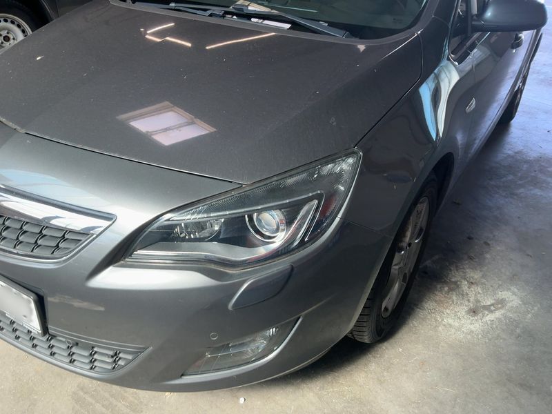 Opel Astra 1.6 Design Edition — zdjęcie 2
