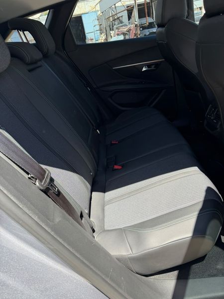 Peugeot 3008 1.5 Blue-HDi Allure — zdjęcie 14