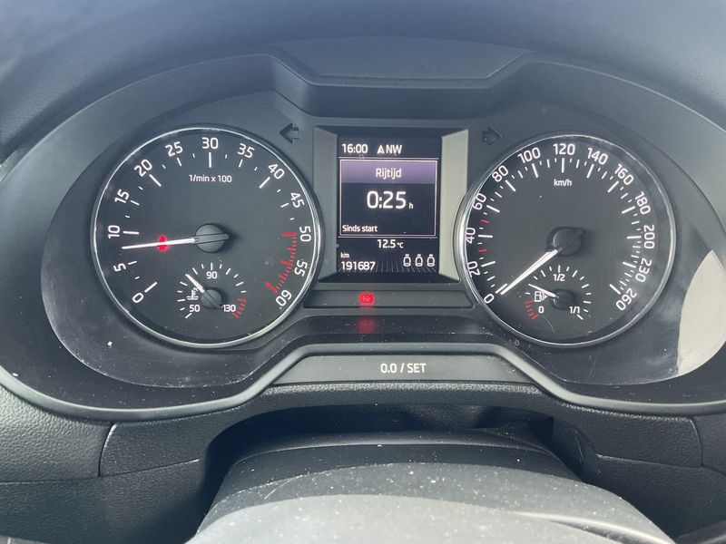 Skoda Octavia 1.6 TDI Ambition — zdjęcie 13