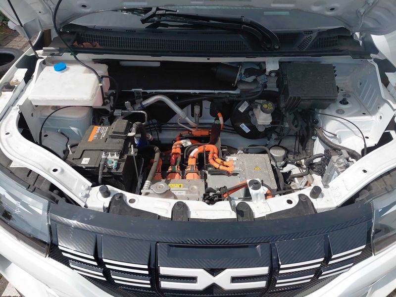 Dacia Spring electric drive 33 kW Essential — zdjęcie 8