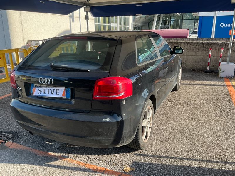 Audi A3 1.6 Attraction — zdjęcie 2