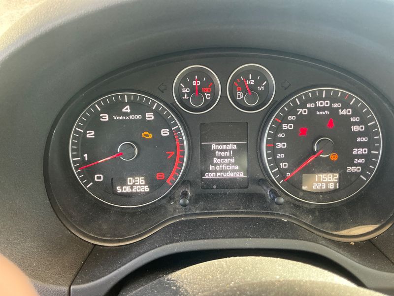 Audi A3 1.6 Attraction — zdjęcie 4