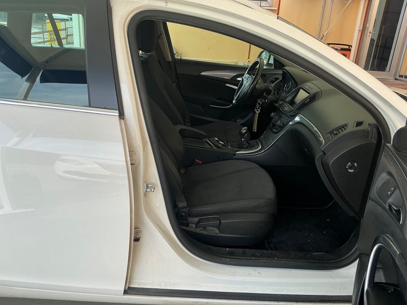 Opel Insignia Sports Tourer 2.0 CDTI Advance — zdjęcie 3