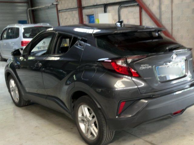 Toyota C-HR 1.8 Hybrid Dynamic — zdjęcie 3