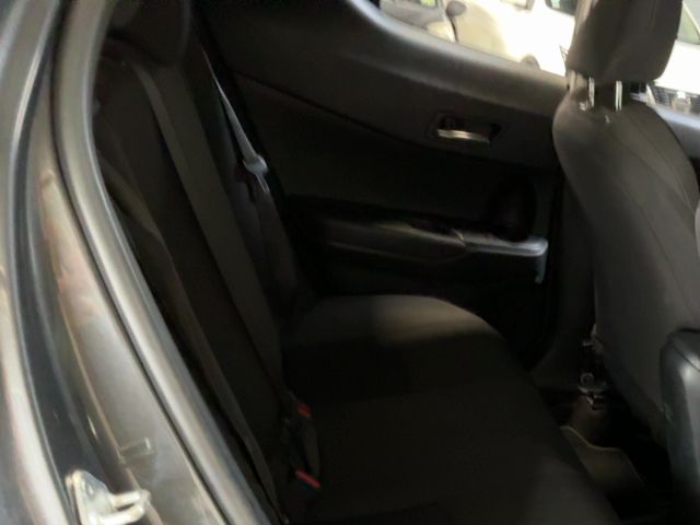 Toyota C-HR 1.8 Hybrid Dynamic — zdjęcie 14