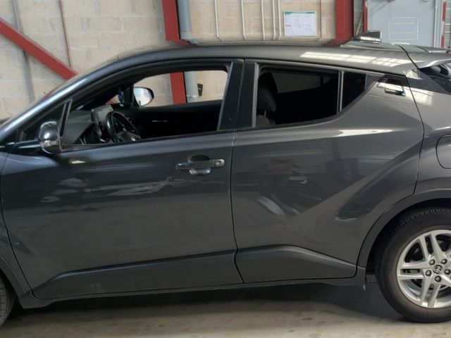 Toyota C-HR 1.8 Hybrid Dynamic — zdjęcie 4