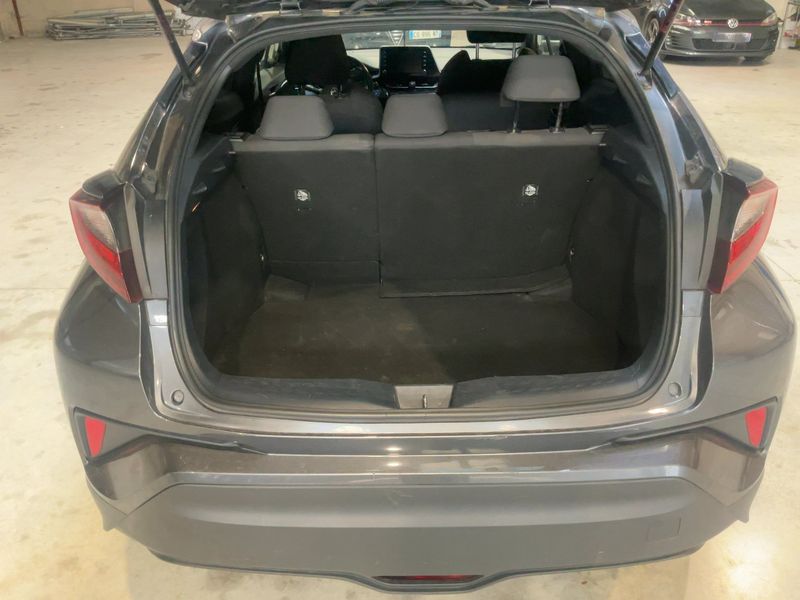 Toyota C-HR 1.8 Hybrid Dynamic — zdjęcie 10
