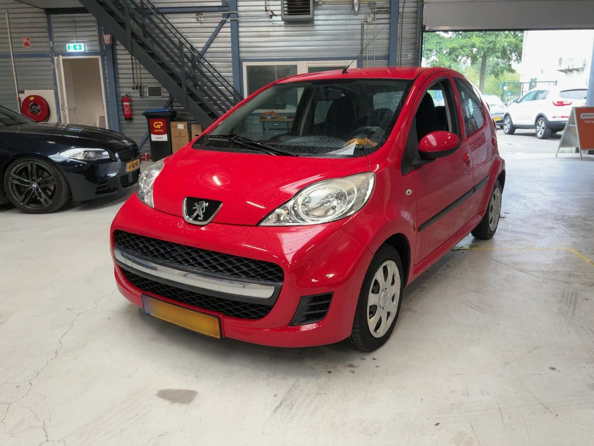 Peugeot 107 2011