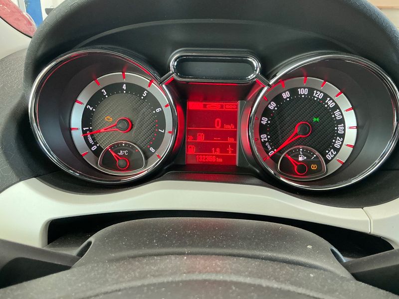 Opel Adam 1.4 Rocks ecoFlex — zdjęcie 13