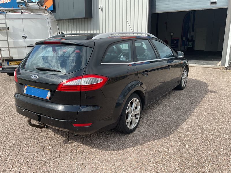 Ford Mondeo 2.0 EcoBoost Titanium 2010 – снимка 2