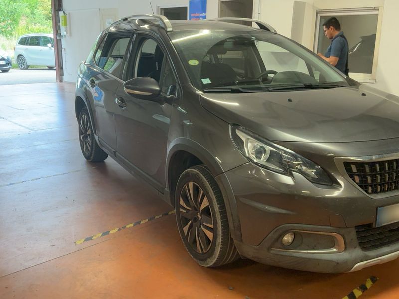 Peugeot 2008 1.6 Blue-HDi Allure Business — zdjęcie 8