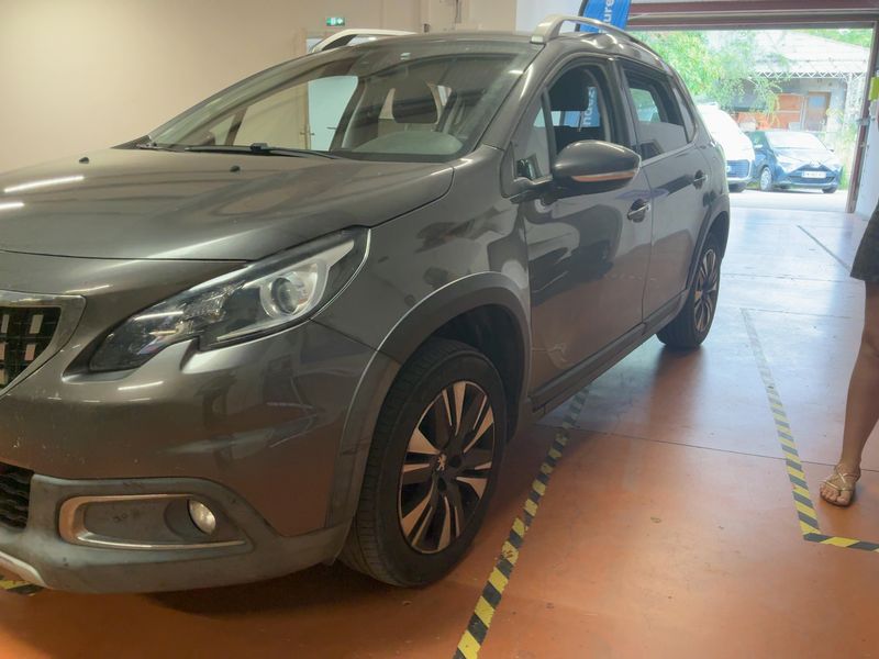 Peugeot 2008 1.6 Blue-HDi Allure Business — zdjęcie 2