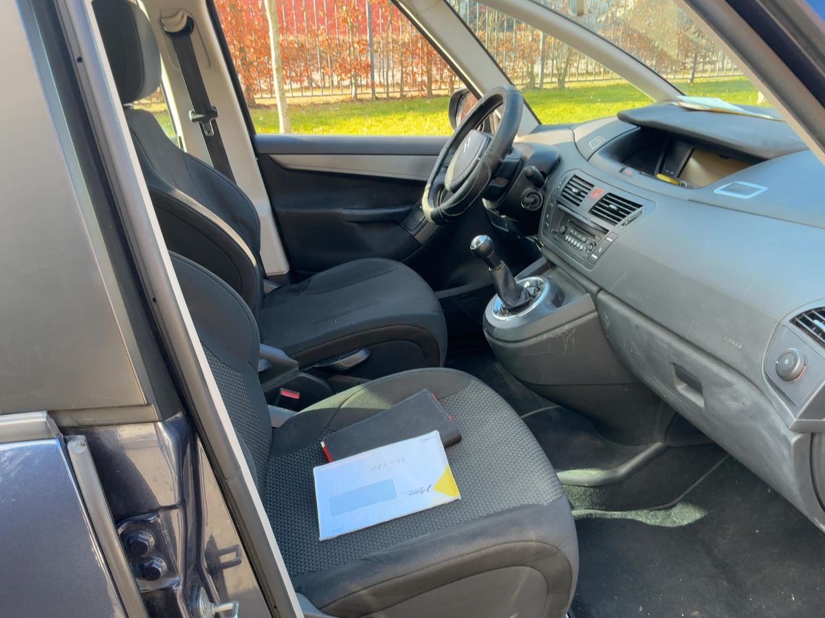 Citroen C4 2012 — photo 17