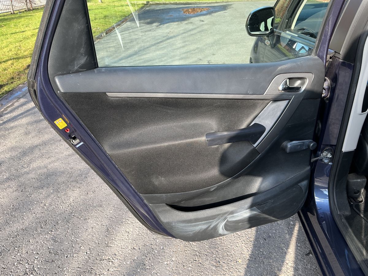 Citroen C4 2012 — photo 32