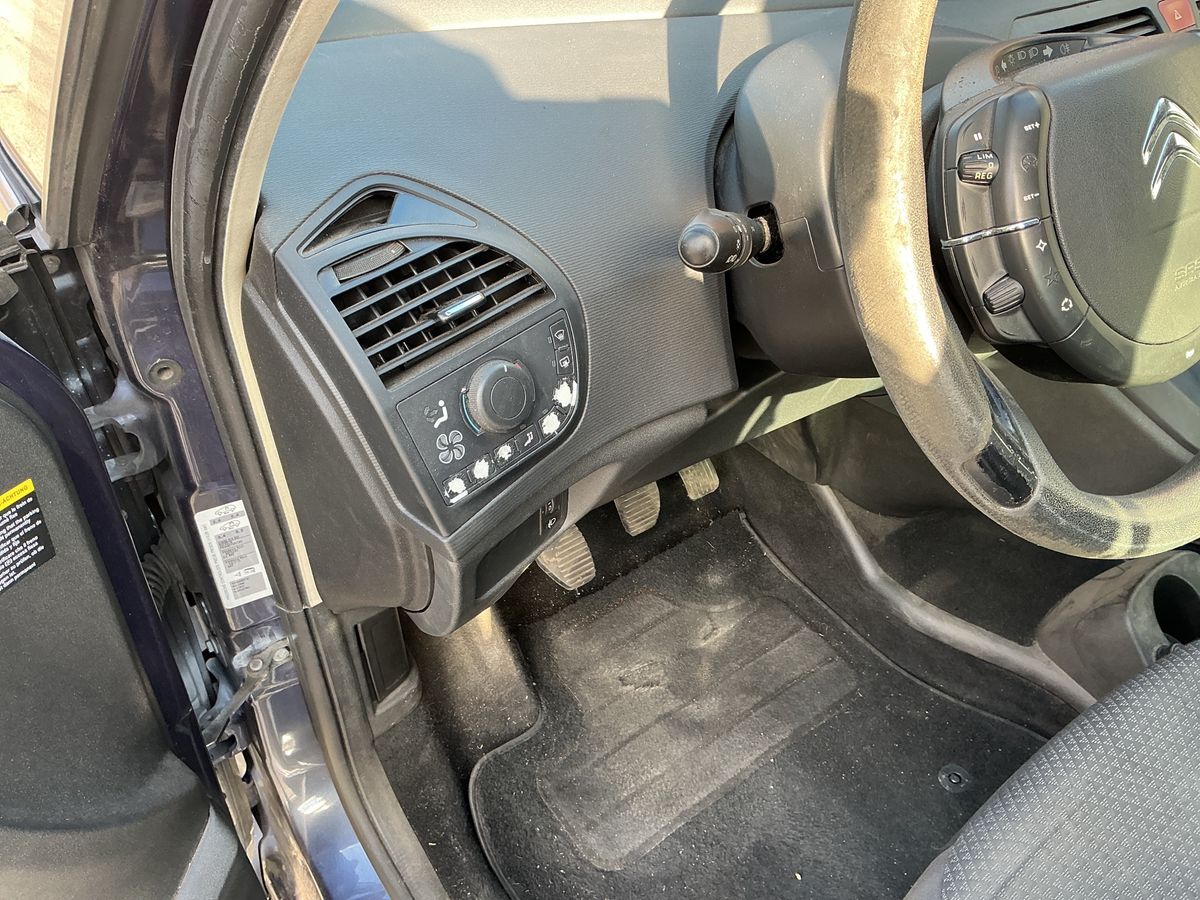 Citroen C4 2012 — photo 36