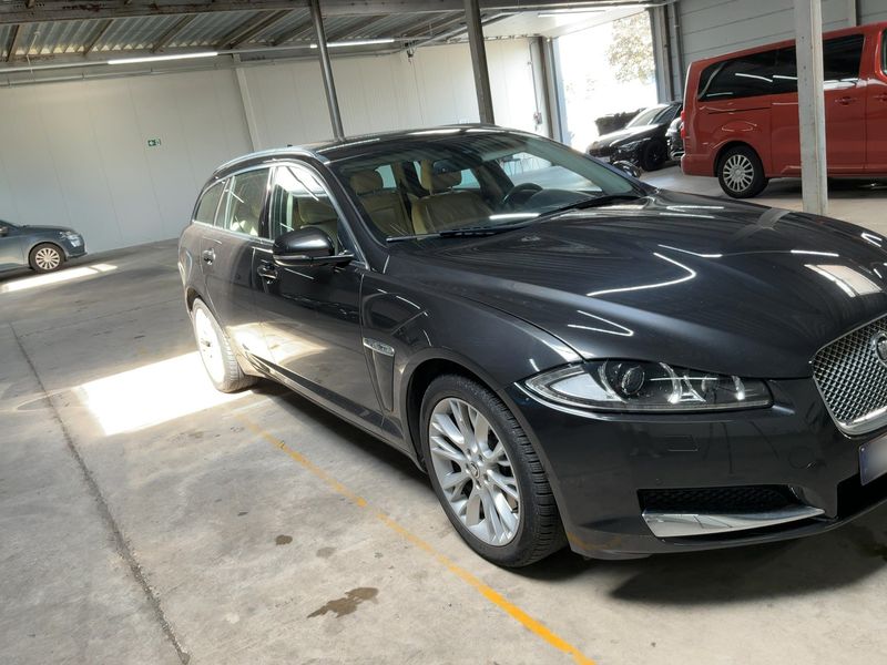 Jaguar XF 2.2 D — zdjęcie 8