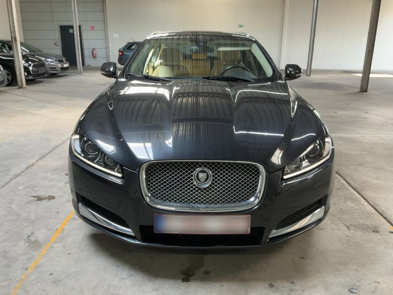 Jaguar XF 2.2 D — zdjęcie 9