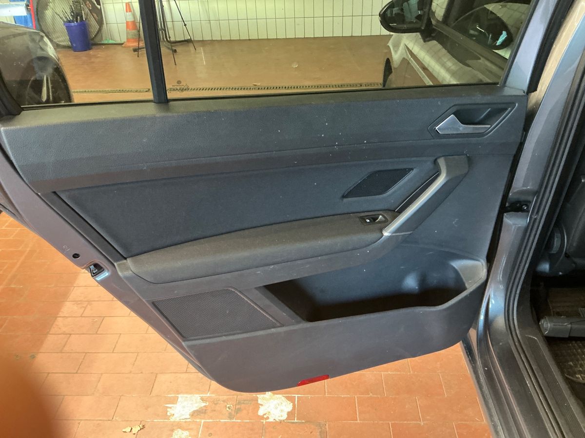 Volkswagen Touran 2019 — photo 30