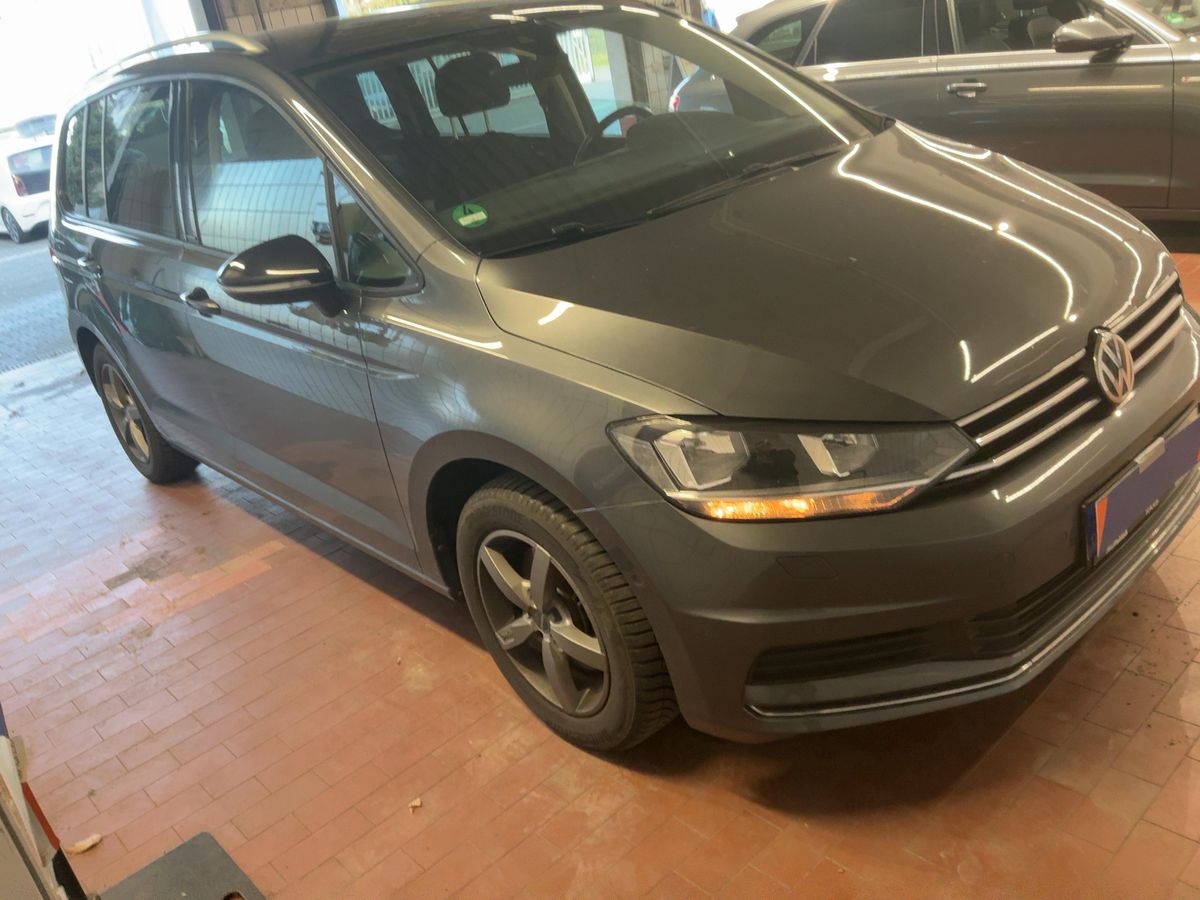 Volkswagen Touran 2019 — photo 13