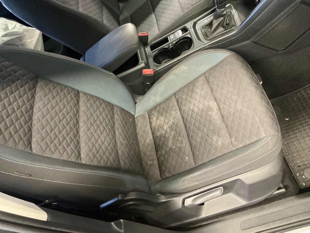 Volkswagen Touran 2019 — photo 26