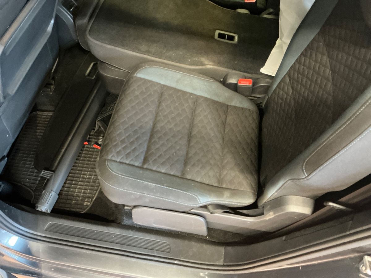 Volkswagen Touran 2019 — photo 29