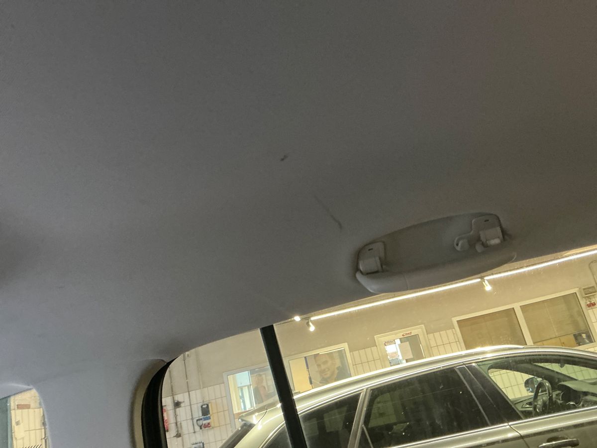 Volkswagen Touran 2019 — photo 28
