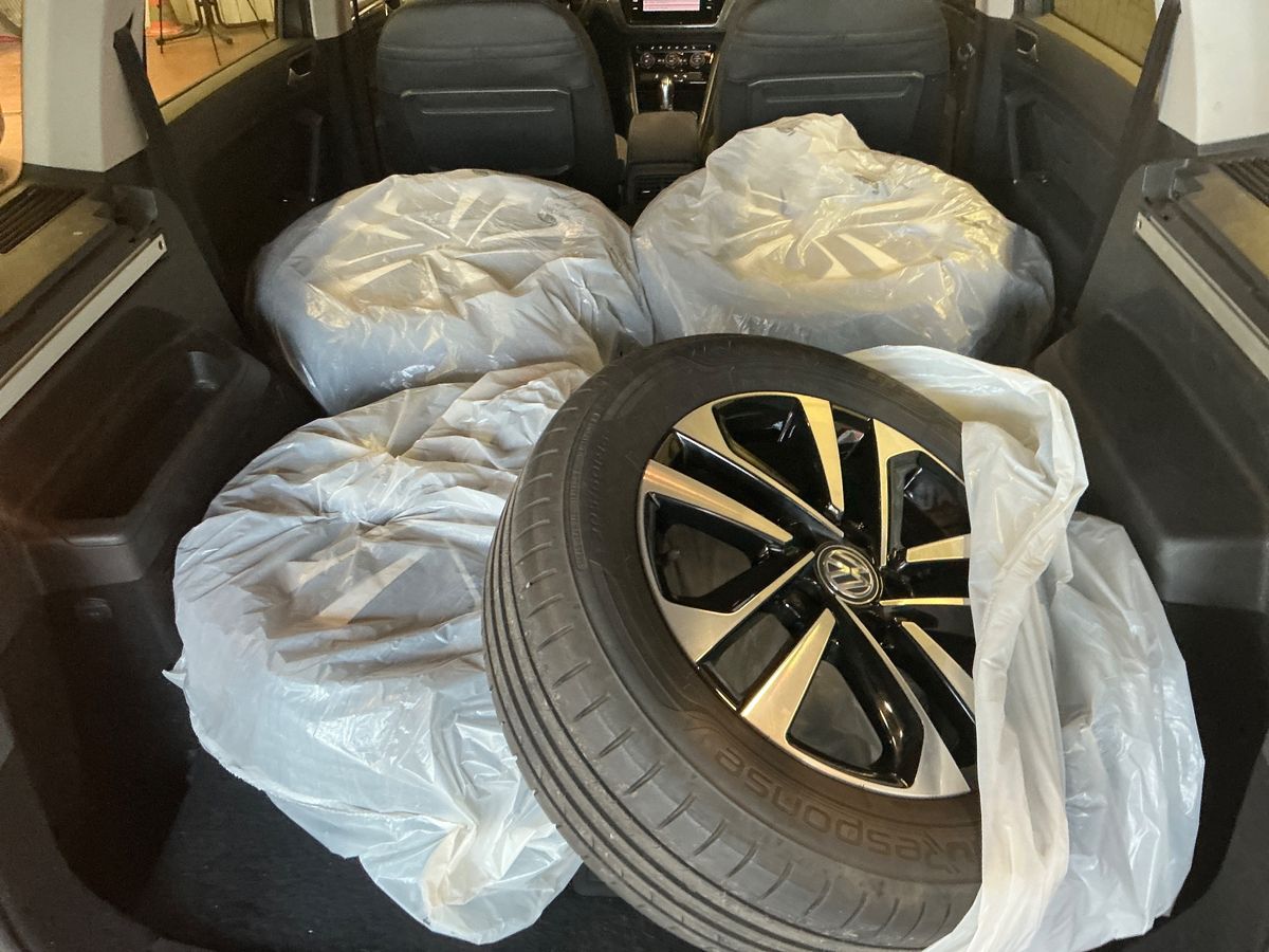 Volkswagen Touran 2019 — photo 16