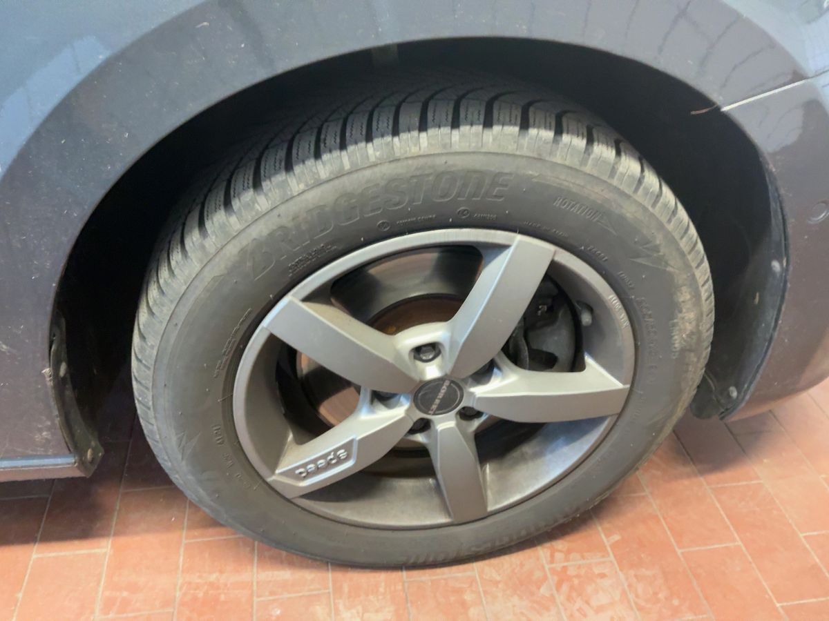 Volkswagen Touran 2019 — photo 12