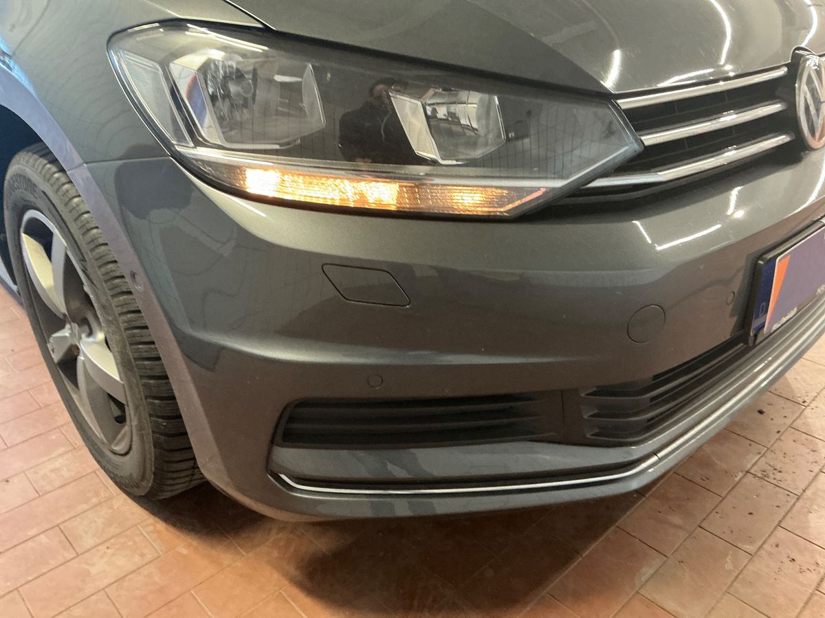 Volkswagen Touran 2019 — photo 36